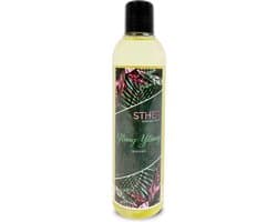 Sther Premium Massageolie - Ylang Ylang - 250ml - 100% Plantaardig - Voedende Huidolie - Voor Ontspanning & Intimiteit - afbeelding 1